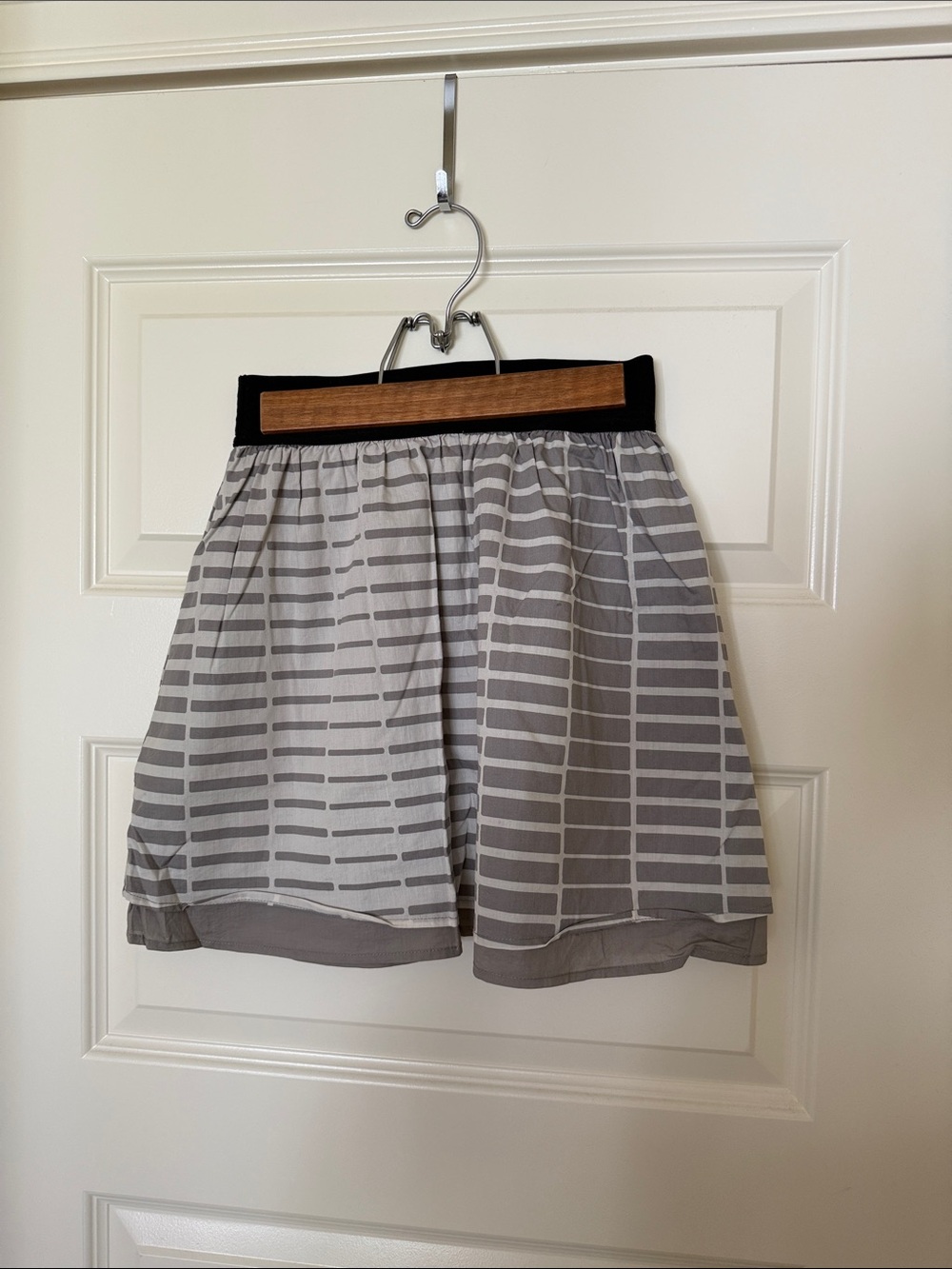 Club Monaco Gray Patterned Skater Skirt with Black Waistband